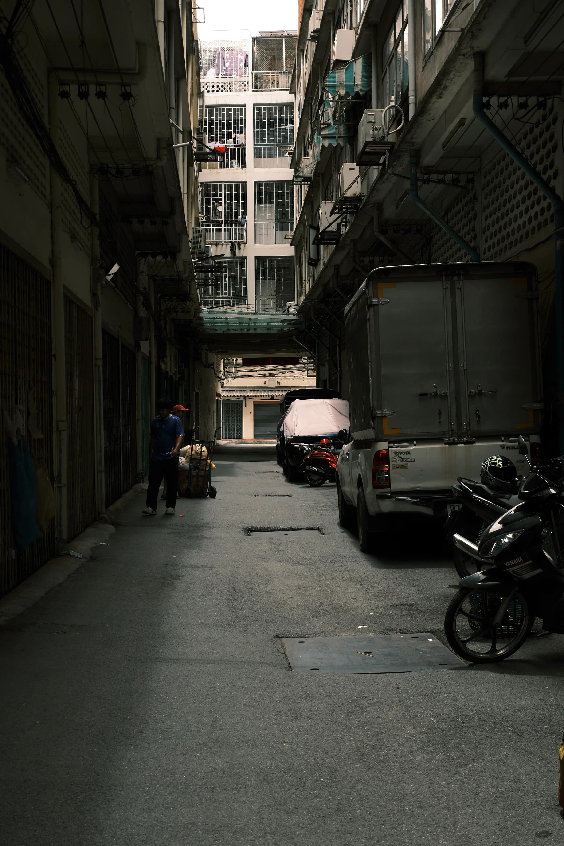 alley